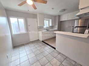 3050 E 64th St in Long Beach, CA - Building Photo - Building Photo