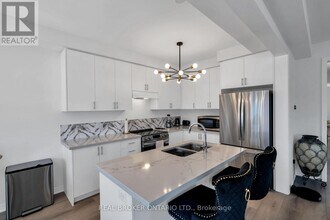 171 Flood Ave in Clarington, ON - Building Photo - Building Photo