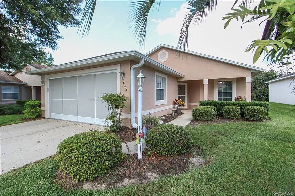 645 W Sunbird Path in Hernando, FL - Building Photo