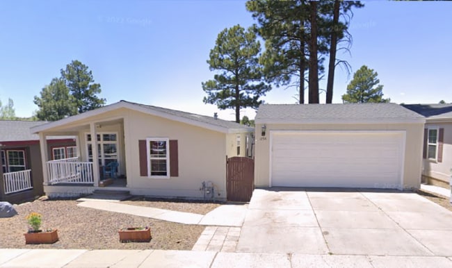 1296 S Mark Ln in Flagstaff, AZ - Building Photo - Building Photo