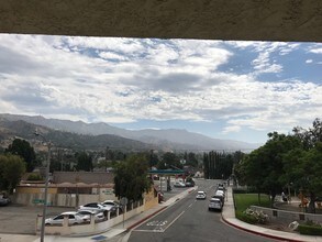 Grismer Apartments in Burbank, CA - Foto de edificio - Building Photo