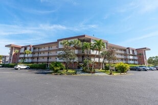 2800 NW 47th Terrace in Lauderdale Lakes, FL - Building Photo