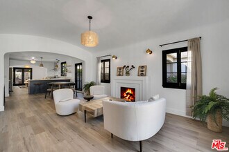 8822 Rosewood Ave in West Hollywood, CA - Building Photo - Building Photo