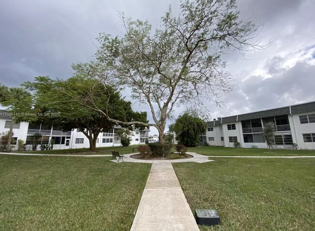 6507 Winfield Blvd, Unit 210 in Margate, FL - Building Photo - Building Photo