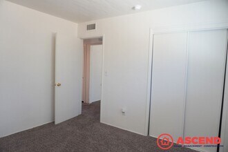 916 Quincy St in Bakersfield, CA - Building Photo - Building Photo