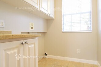 1419 Burgos Dr in Sarasota, FL - Foto de edificio - Building Photo