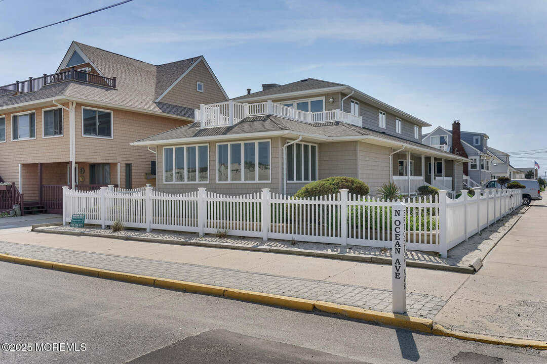 115 N Ocean Ave in Seaside Park, NJ - Building Photo