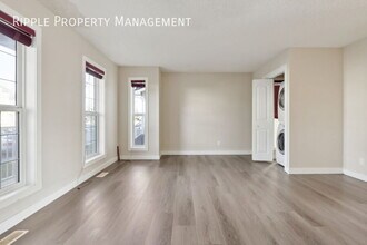 20 Taralake Rd NE in Calgary, AB - Building Photo - Building Photo
