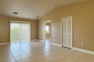 4137 Skyline Blvd in Cape Coral, FL - Foto de edificio - Building Photo