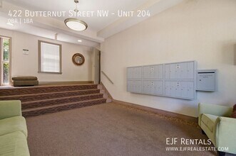 422 Butternut St NW in Washington, DC - Foto de edificio - Building Photo