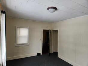 419 Olmstead St, Unit 2 in Winona, MN - Building Photo - Building Photo