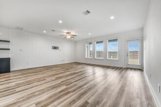 3028 Crown Gate Dr in Houston, TX - Building Photo - Building Photo