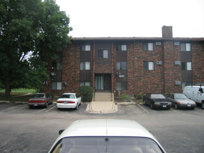 7723 Woodward Ave in Woodridge, IL - Building Photo - Other