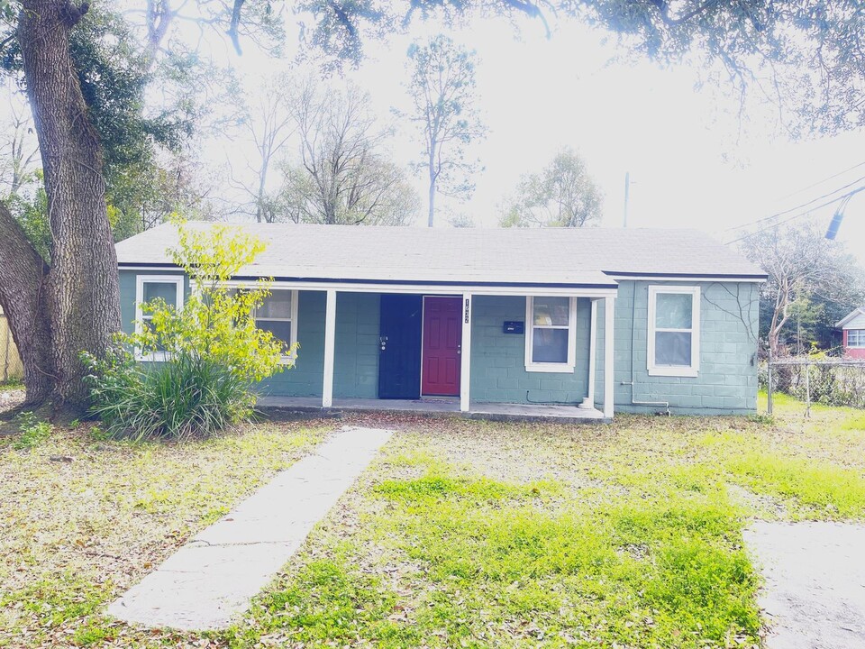 1632 W 11th St in Jacksonville, FL - Building Photo