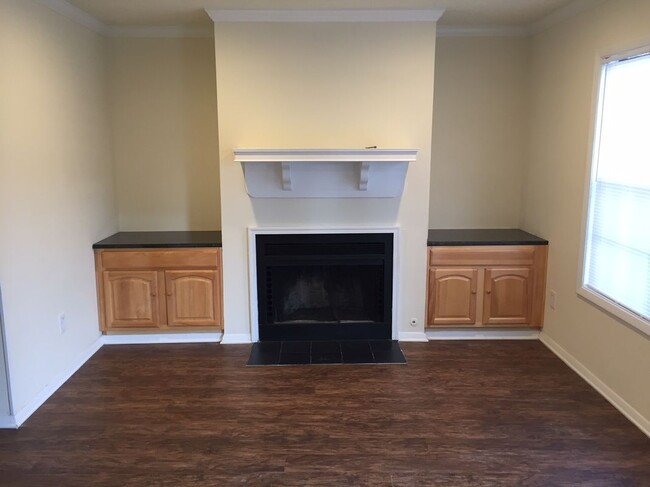 property at 3057 Destin Cir