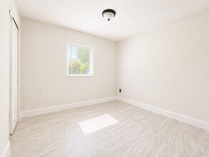 3425 South St in Ft. Myers, FL - Building Photo - Building Photo