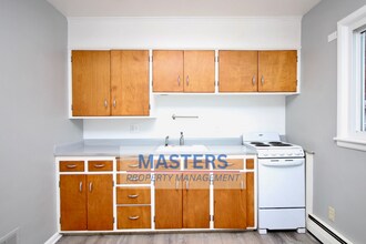 2055 Tremainsville Rd in Toledo, OH - Building Photo - Building Photo