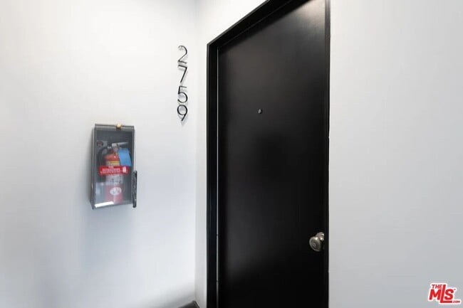 2759 Redondo Blvd in Los Angeles, CA - Building Photo - Building Photo