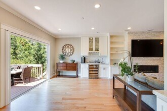 3341 Oak Knoll Dr in Emerald Hills, CA - Building Photo - Building Photo