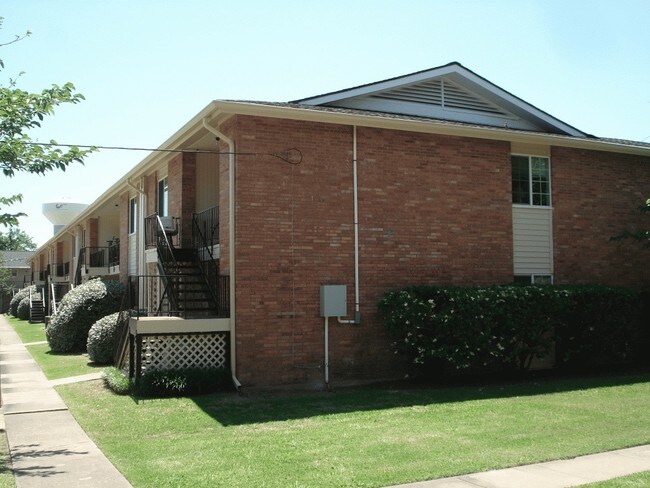 University Terrace in College Station, TX - Foto de edificio - Building Photo