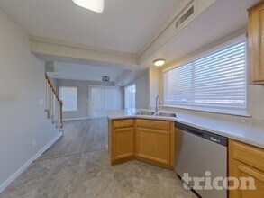 3873 Orleans Ct in Denver, CO - Building Photo - Building Photo