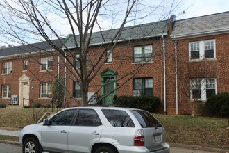 1810 C St SE in Washington, DC - Building Photo - Building Photo