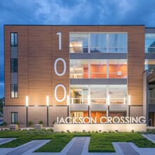 Jackson Crossing in Des Moines, IA - Foto de edificio - Building Photo