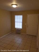 1414 S Powell St in Springdale, AR - Building Photo - Building Photo