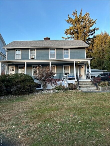 212 Taxter Rd in Irvington, NY - Building Photo
