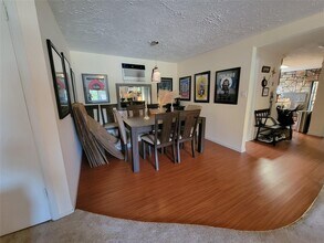 34 Cayuga Ave in Deer Park, NY - Building Photo - Building Photo