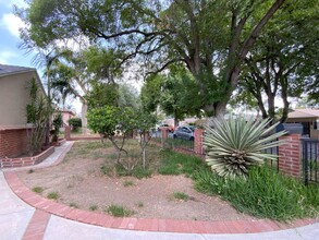 6839 Enfield Ave in Los Angeles, CA - Building Photo - Building Photo