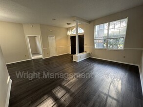 3966 Eagle Cove E Dr in Palm Harbor, FL - Building Photo - Building Photo