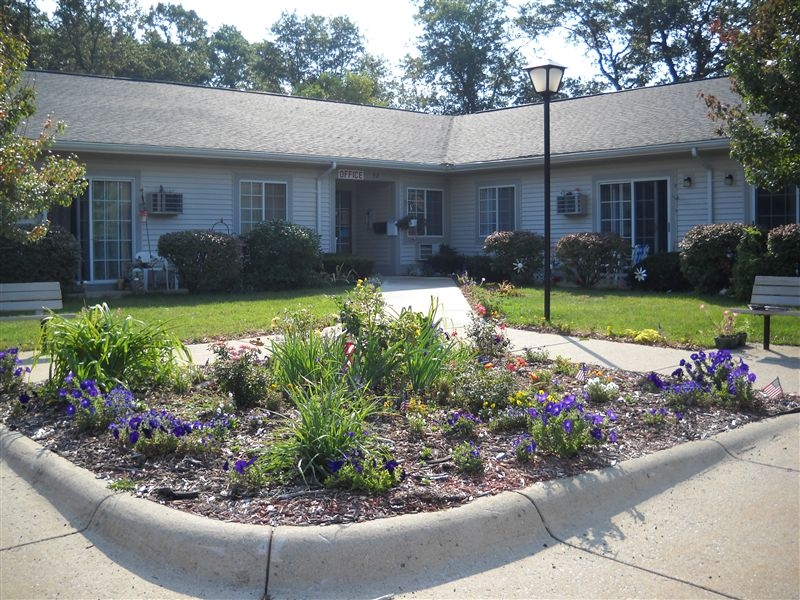 Sand Hill Apartments in White Cloud, MI - Foto de edificio