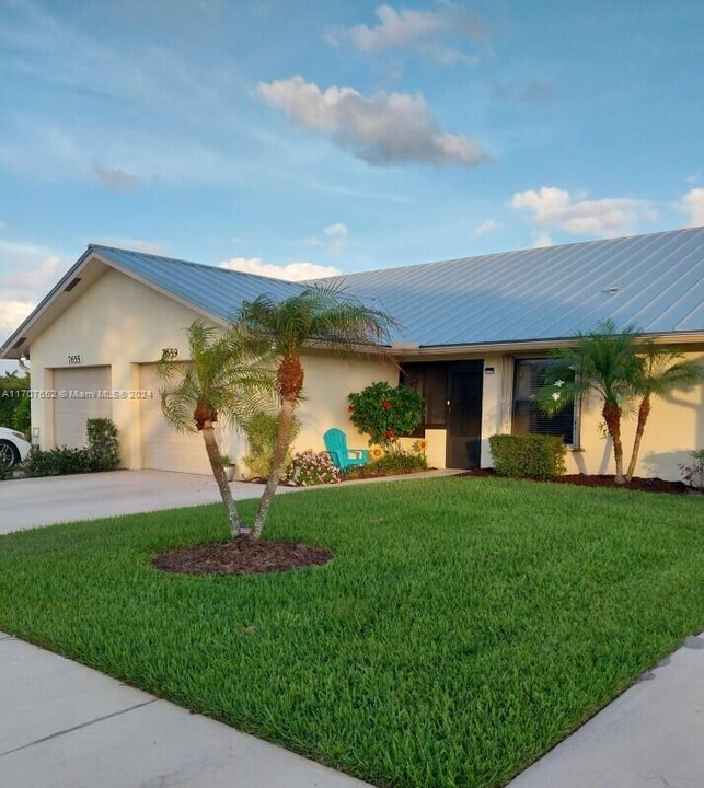 7659 SE Sugar Sand Cir in Hobe Sound, FL - Building Photo