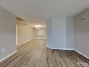 5913 Fall River Dr in New Port Richey, FL - Building Photo - Building Photo