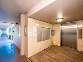 300 SW 130th Terrace in Pembroke Pines, FL - Building Photo - Building Photo