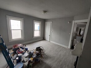 208 E 9th St, Unit #2 in Newport, KY - Foto de edificio - Building Photo