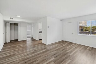 ReNew Alexandria in Alexandria, VA - Building Photo