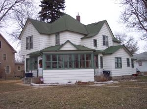 203 SE 4th St in Watertown, SD - Foto de edificio