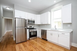 7132 S Ellis Ave in Chicago, IL - Building Photo