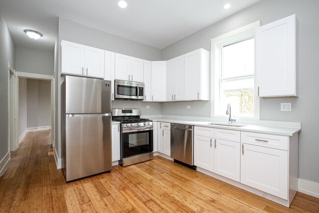 property at 7132 S Ellis Ave