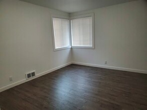 5823 202nd St SW, Unit #1 in Lynnwood, WA - Building Photo - Building Photo