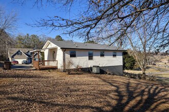 500 Wesley Rd in Lenoir City, TN - Building Photo - Building Photo