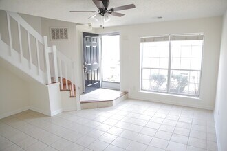 6320 Windsor Gate Ln in Charlotte, NC - Building Photo - Building Photo
