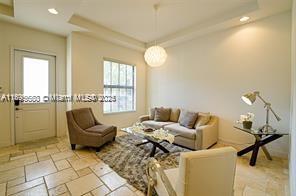 8375 NW 51st Terrace in Doral, FL - Building Photo - Building Photo