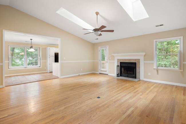 302 Springfield Ct in Fletcher, NC - Building Photo - Building Photo