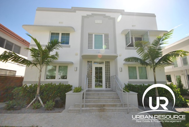 1521 Michigan Ave in Miami Beach, FL - Building Photo - Building Photo