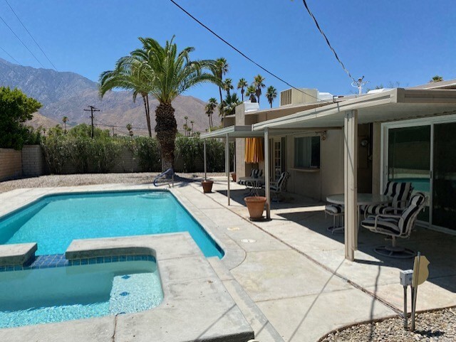 property at 601 E Racquet Club Rd