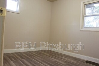 753 Jefferson Rd in Pittsburgh, PA - Building Photo - Building Photo