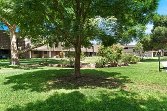 Riverwood in Carlsbad, NM - Foto de edificio - Building Photo